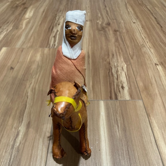 Handmade Vintage Leather Camel and Arabica Person - Picture 2 of 4